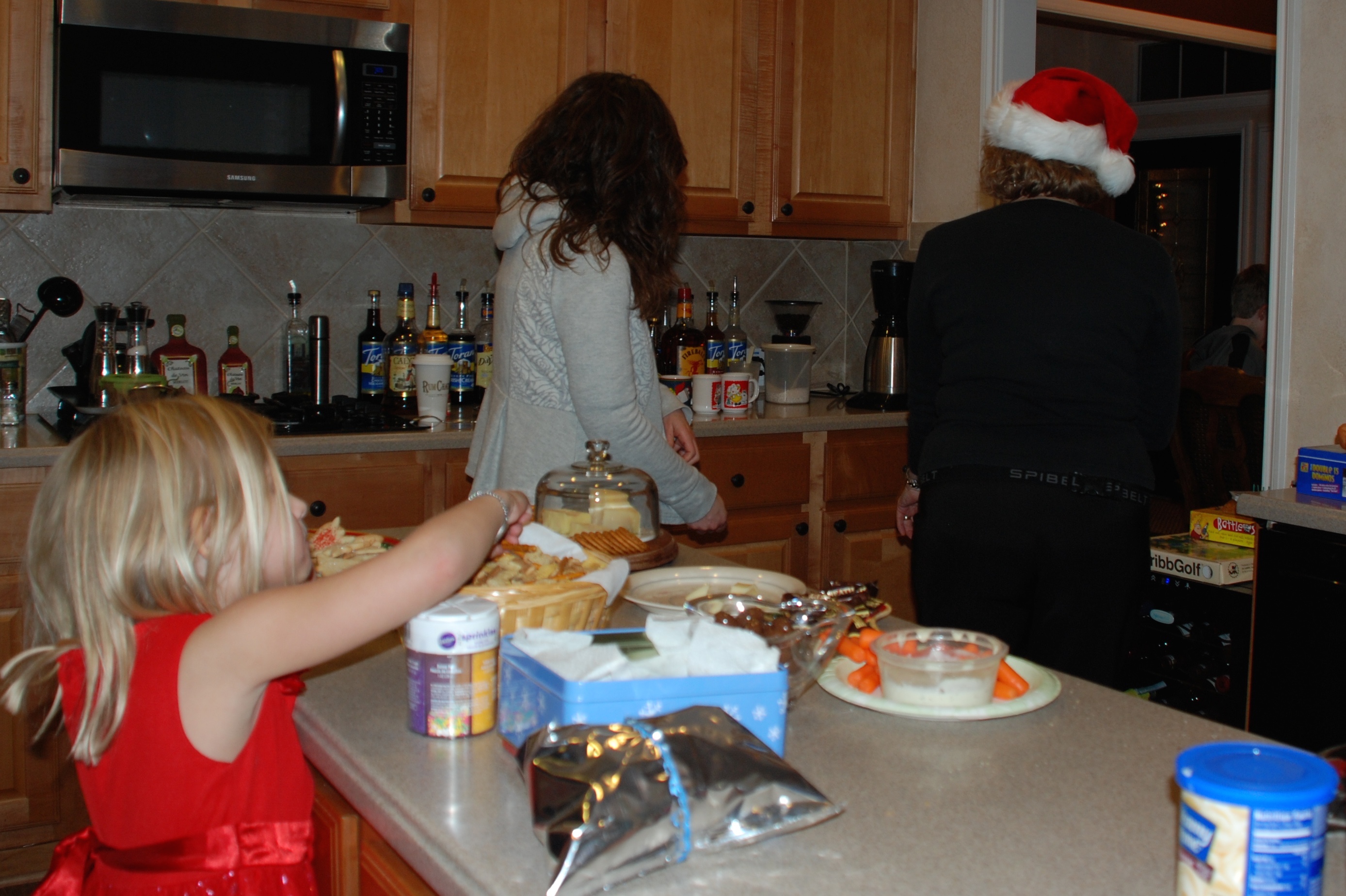 2013-12-23 20-06-22 Hildebrand Christmas.jpg